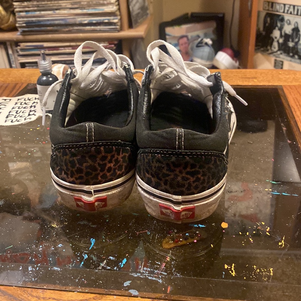 Distressed custom vans - Picture 6 of 12